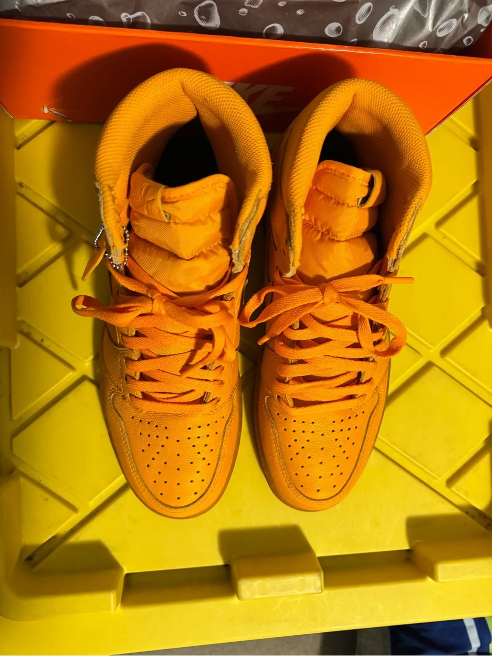 Jordan Gatorade Bundle: AJ1 Orange Peel 10.5 + Jordan Coach Jacket XL